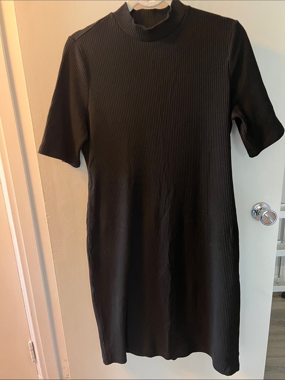Old Navy Black Ribbed Mock-Neck Midi Dress